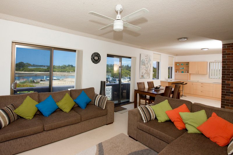 Photo - 1/17 Point Road, Tuncurry NSW 2428 - Image 6