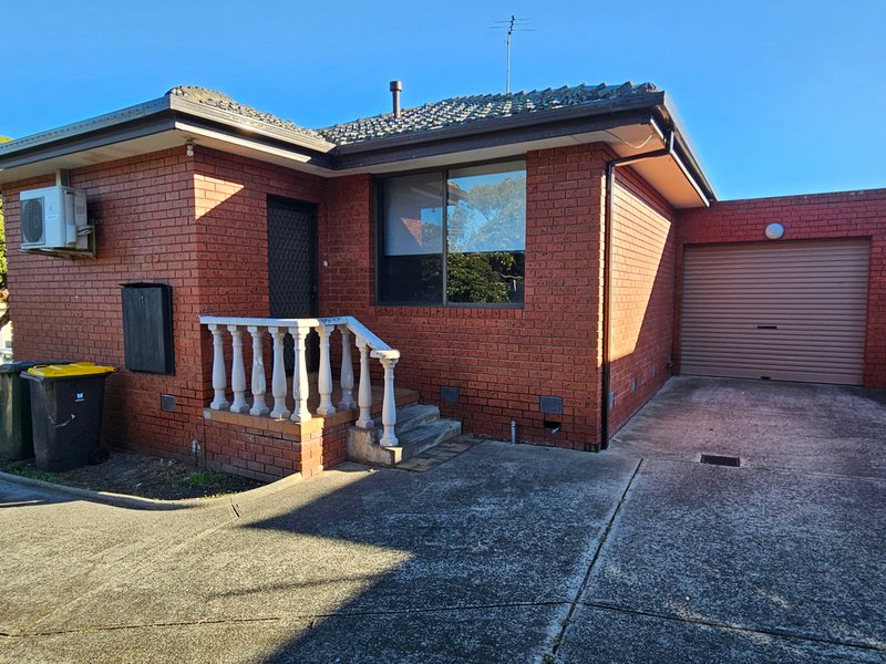 Photo - 1/17 Rosemary Street, Chadstone VIC 3148 - Image 1