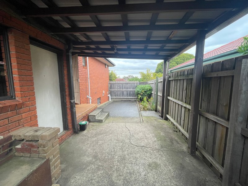 Photo - 1/17 Rosemary Street, Chadstone VIC 3148 - Image 7