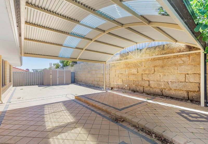 Photo - 117 St Barnabas Blvd , Quinns Rocks WA 6030 - Image 2