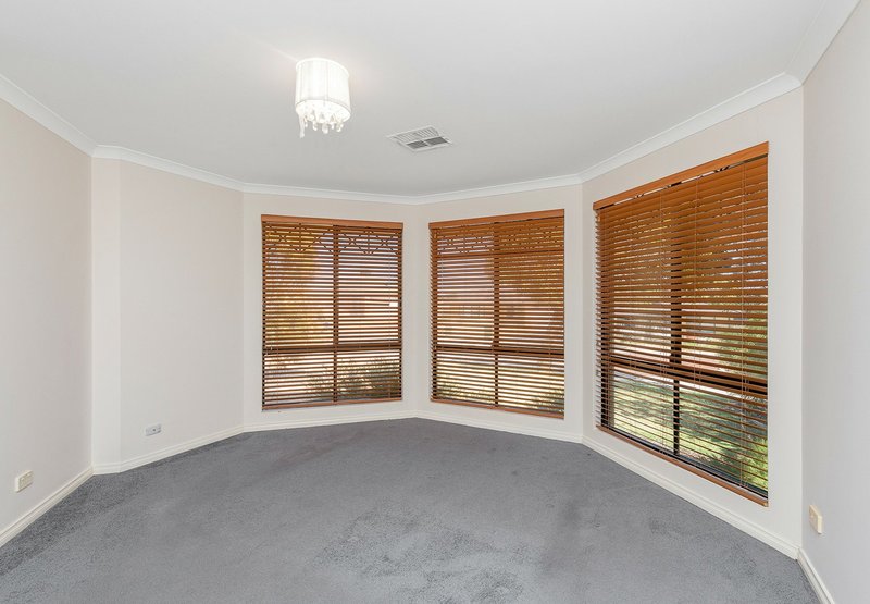 Photo - 117 St Barnabas Blvd , Quinns Rocks WA 6030 - Image 6