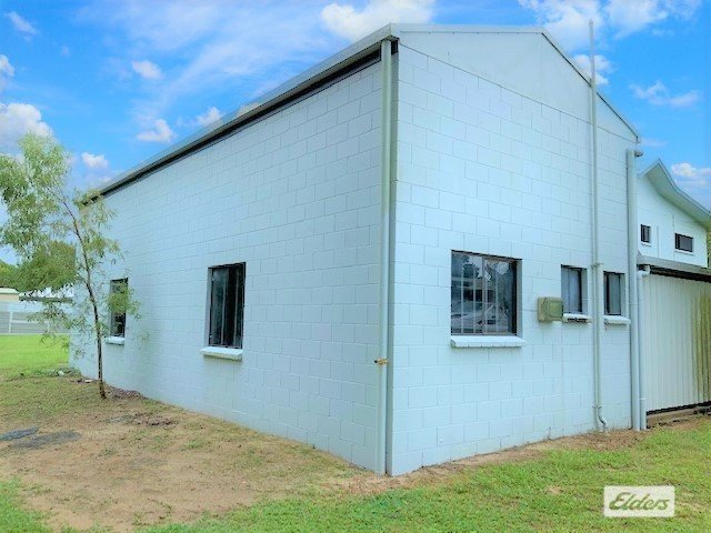 Photo - 117 Taylor Street, Tully Heads QLD 4854 - Image 13