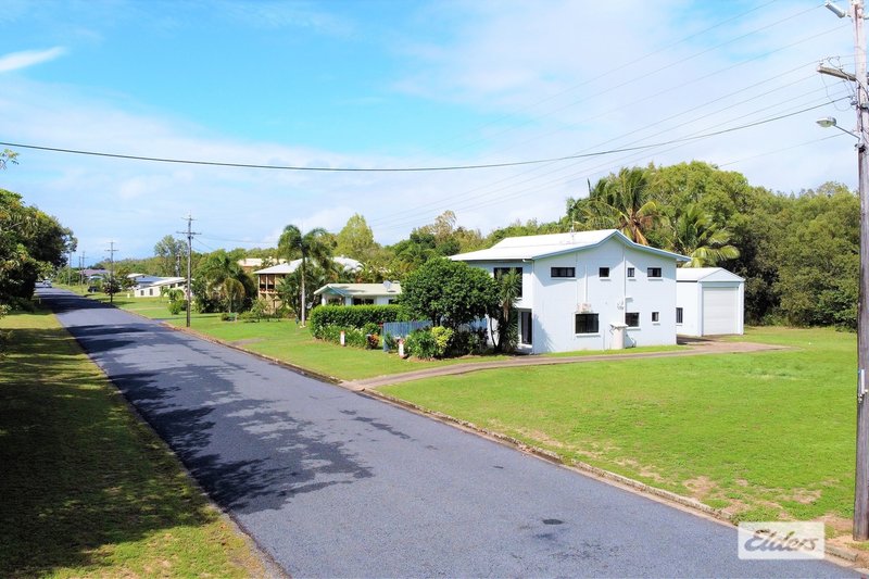 Photo - 117 Taylor Street, Tully Heads QLD 4854 - Image 26