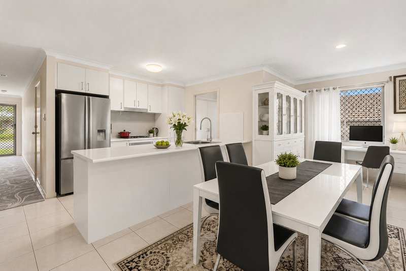 Photo - 117 Whitmore Crescent, Goodna QLD 4300 - Image 5