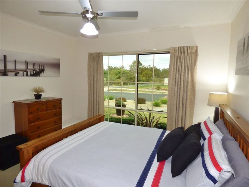 Photo - 1/170 Barnes Boulevard, Horsham VIC 3400 - Image 4