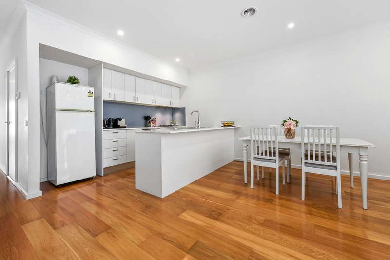 Photo - 1/170 Chapel Road, Keysborough VIC 3173 - Image 5