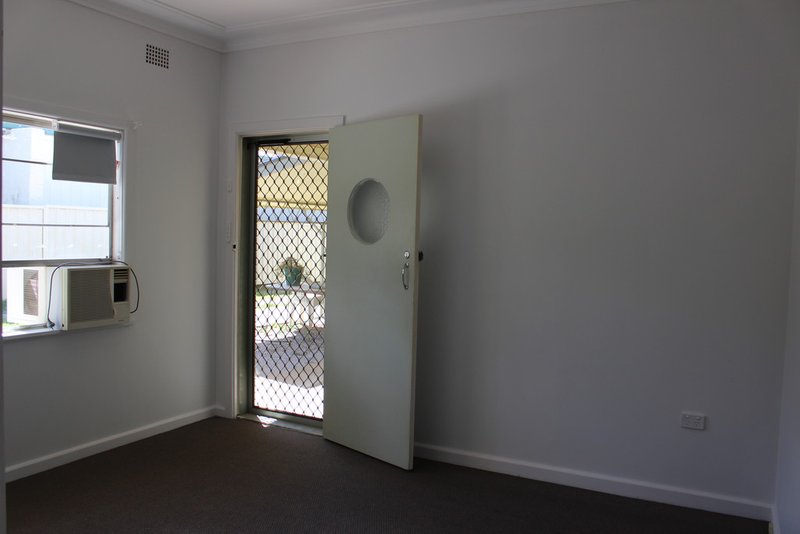 Photo - 1/172 Denison Street, Tamworth NSW 2340 - Image 9