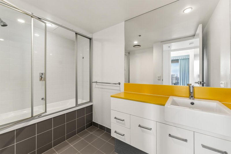 Photo - 1172/56 Scarborough Street, Southport QLD 4215 - Image 14