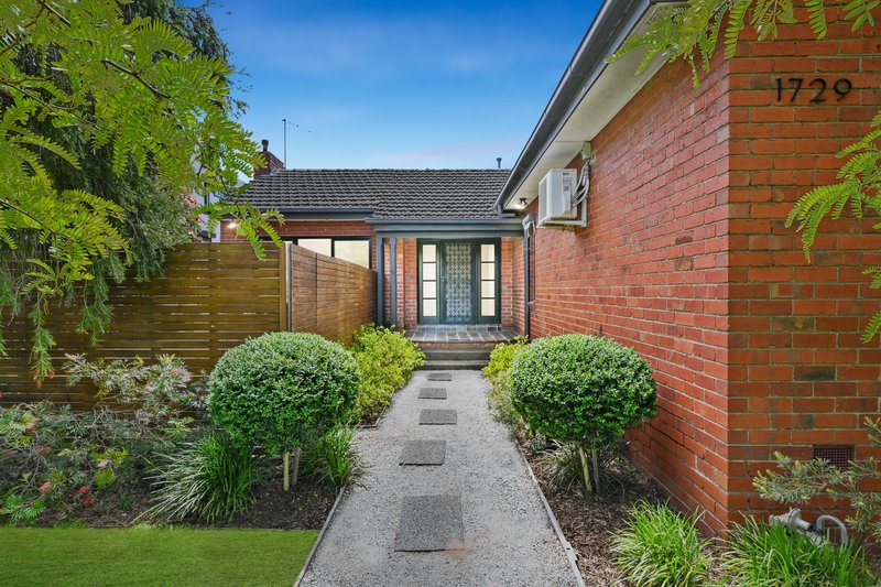 Photo - 1/1729 Dandenong Road, Oakleigh East VIC 3166 - Image 2