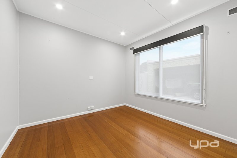 Photo - 1/174 William Street, St Albans VIC 3021 - Image 8