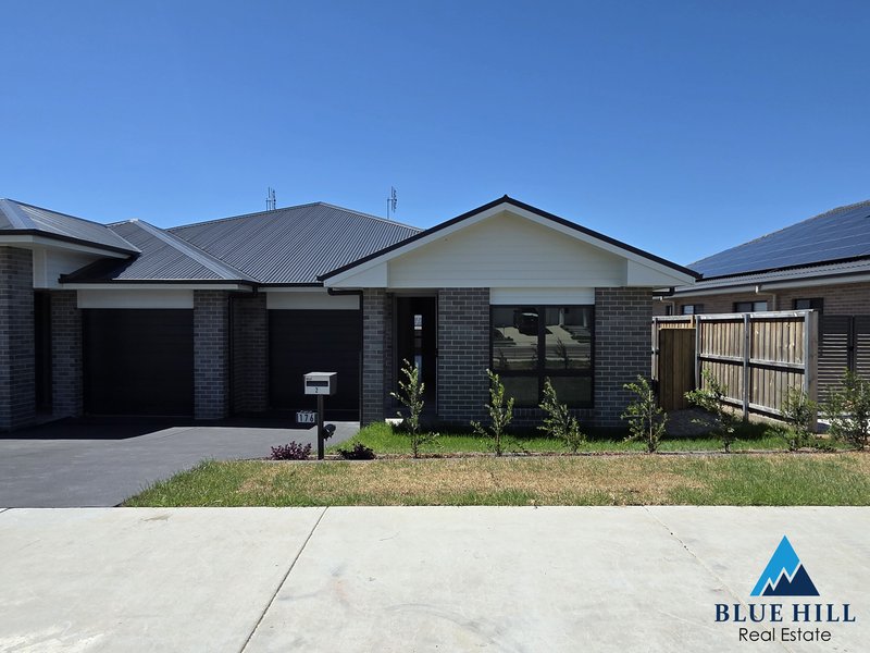 Photo - 1/176 Settlers Boulevard, Chisholm NSW 2322 - Image 2