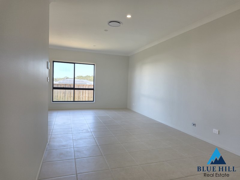 Photo - 1/176 Settlers Boulevard, Chisholm NSW 2322 - Image 10
