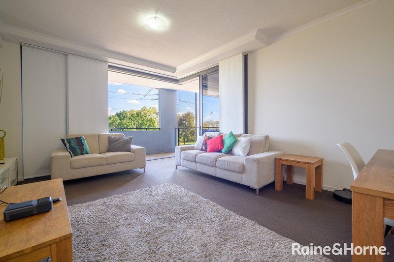 Photo - 117/64 Glenlyon Street, Gladstone Central QLD 4680 - Image 3