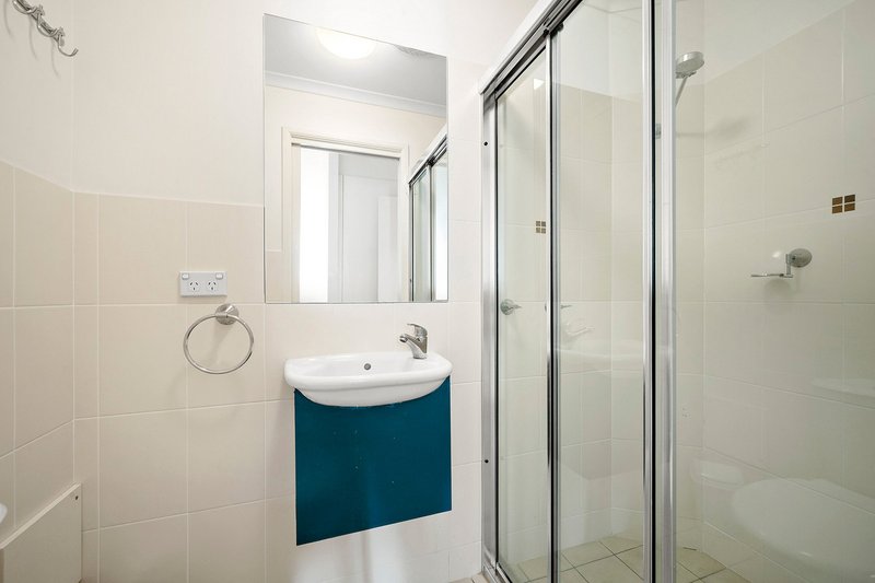 Photo - 117/68 Hardwick Crescent, Holt ACT 2615 - Image 9