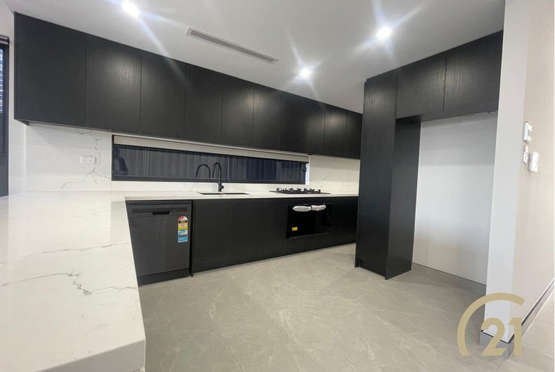 Photo - 117A Stella Street, Fairfield Heights NSW 2165 - Image 3