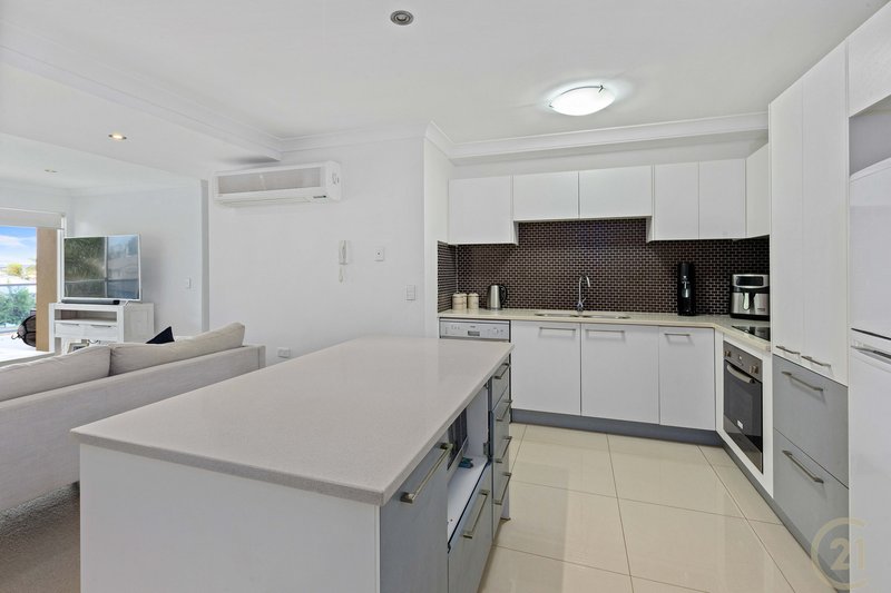 Photo - 11/8-10 Georgina Street, Woody Point QLD 4019 - Image 4