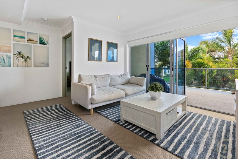 Photo - 11/8-10 Georgina Street, Woody Point QLD 4019 - Image 5