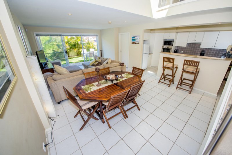 Photo - 11/8 Ala Moana Way, Fingal Bay NSW 2315 - Image 2