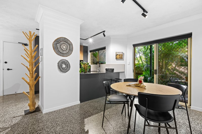 Photo - 1/18 Alma Road, Clayfield QLD 4011 - Image 1