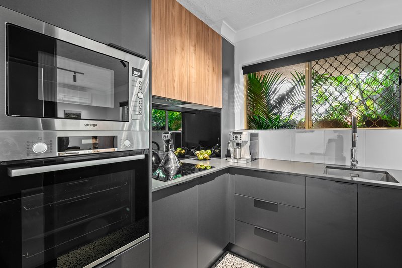 Photo - 1/18 Alma Road, Clayfield QLD 4011 - Image 4