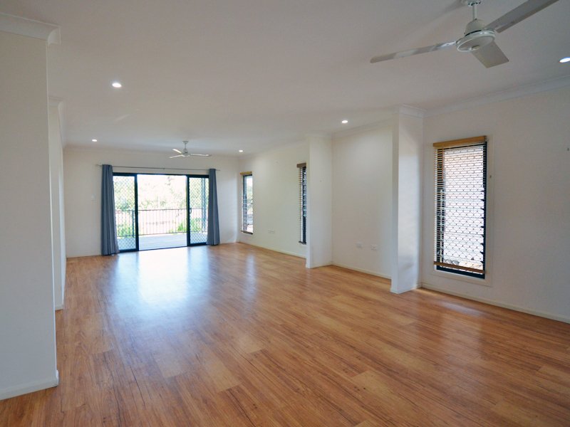 Photo - 1/18 Anzac Avenue, Rocky Point QLD 4874 - Image 6