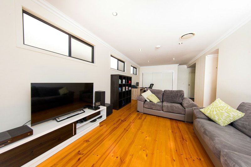 Photo - 118 Armstrong Road, Cannon Hill QLD 4170 - Image 14