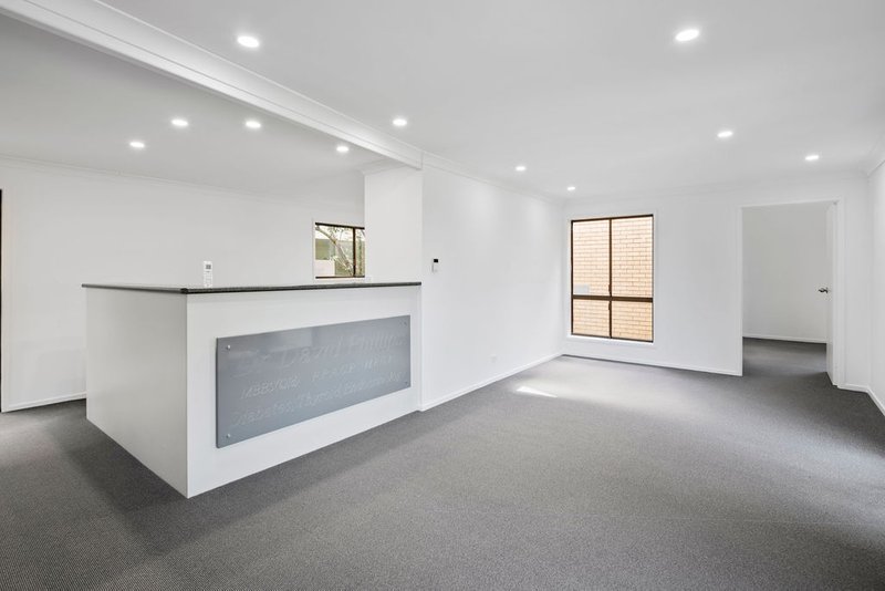 Photo - 118 Ashmore Road, Benowa QLD 4217 - Image 1