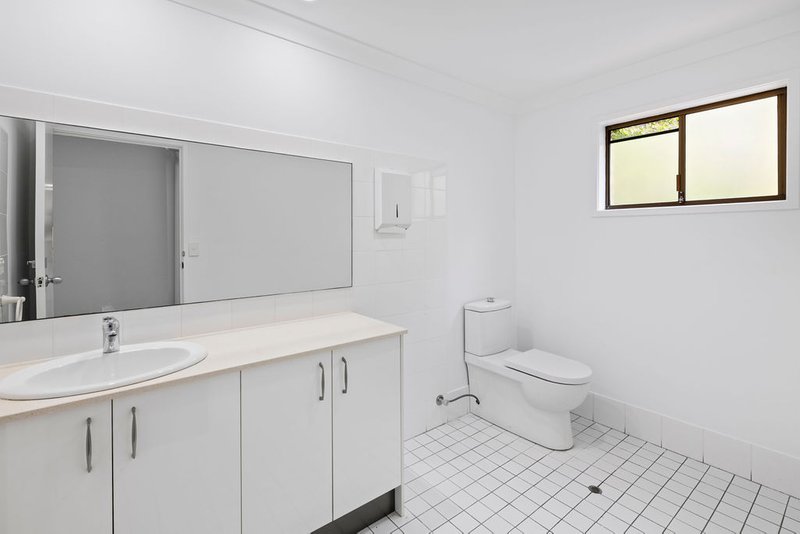 Photo - 118 Ashmore Road, Benowa QLD 4217 - Image 11