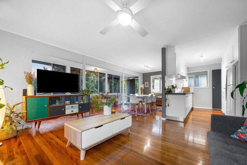 Photo - 118 Barton Street, Everton Park QLD 4053 - Image 2