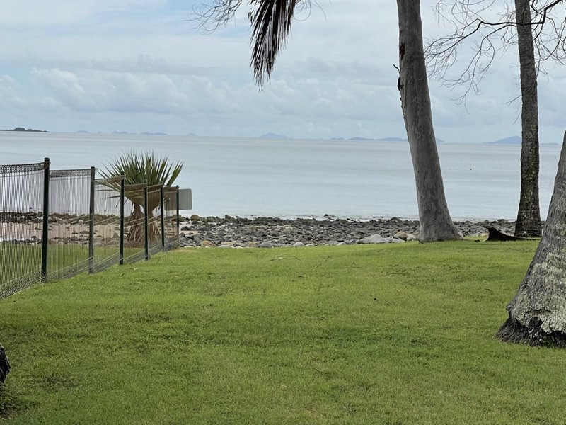 Photo - 1/18 Beach Road, Dolphin Heads QLD 4740 - Image 11