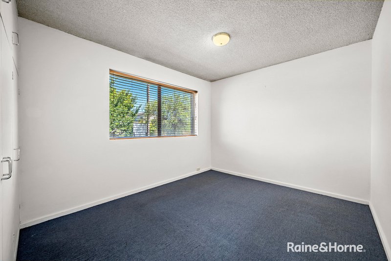 Photo - 1/18 Broughton Place, Queanbeyan NSW 2620 - Image 7