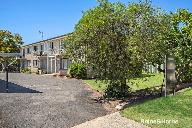 Photo - 1/18 Broughton Place, Queanbeyan NSW 2620 - Image 12