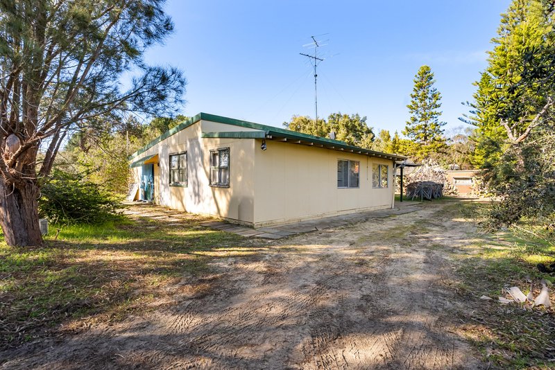 Photo - 118 Caponi Road, Barragup WA 6209 - Image 10