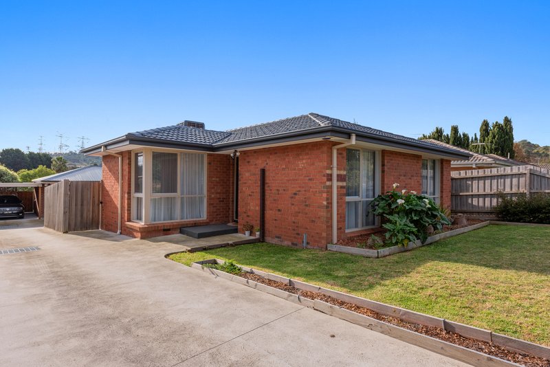 Photo - 1/18 Clydebank Avenue, Endeavour Hills VIC 3802 - Image 1