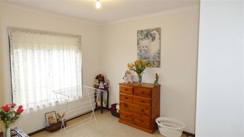 Photo - 1/18 Colla Court, Horsham VIC 3400 - Image 13