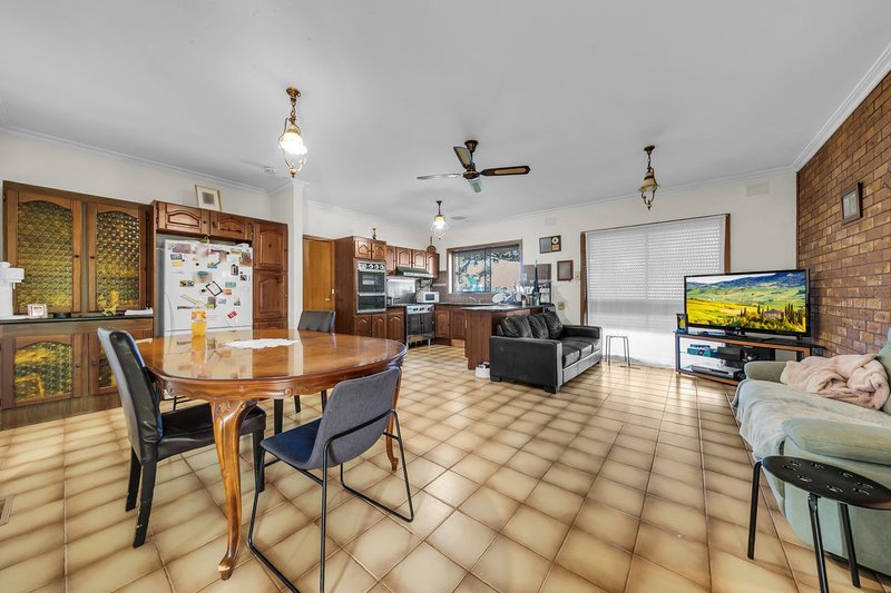 Photo - 118 Cramer Street, Preston VIC 3072 - Image 2