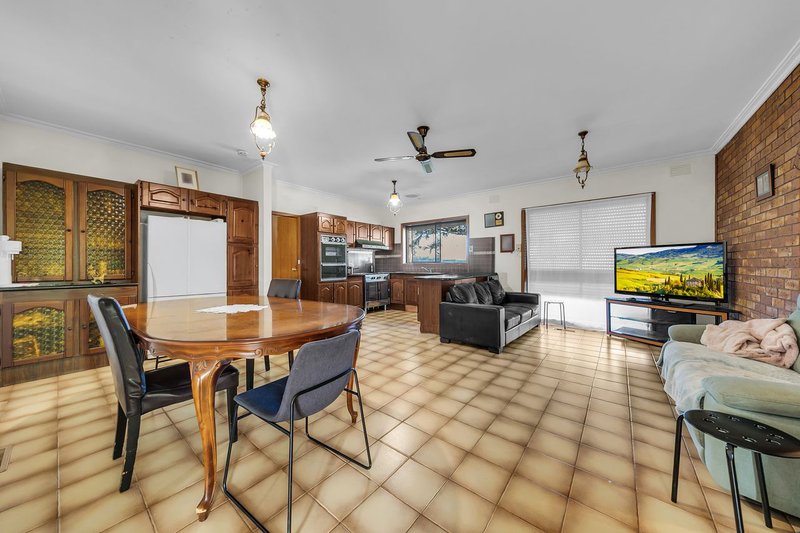 Photo - 118 Cramer Street, Preston VIC 3072 - Image 3
