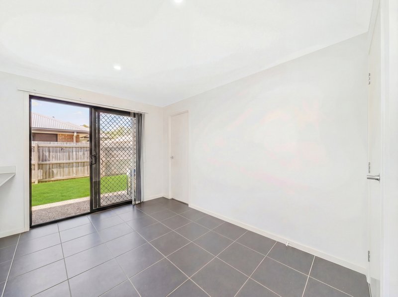 Photo - 1/18 Dryander Street, North Lakes QLD 4509 - Image 6