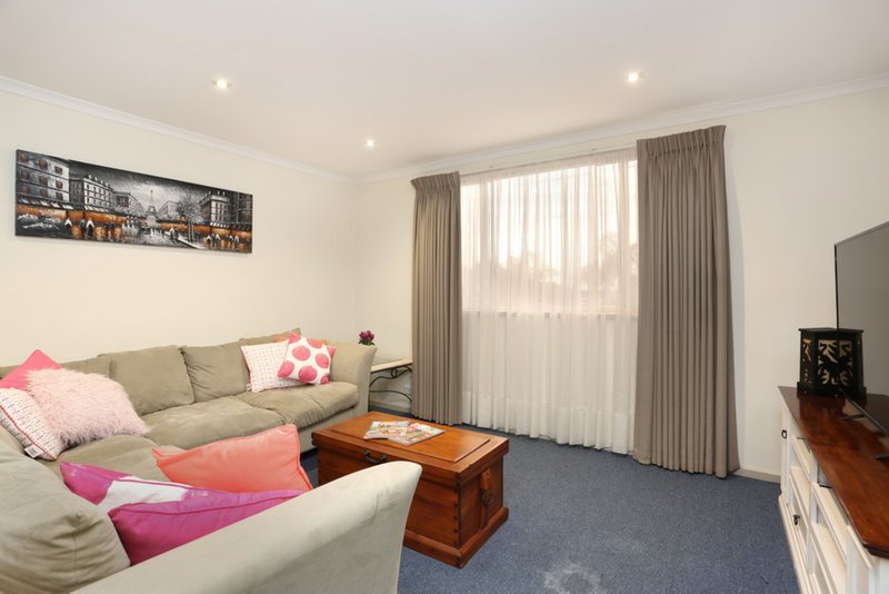 Photo - 118 Duffy Street, Epping VIC 3076 - Image 11