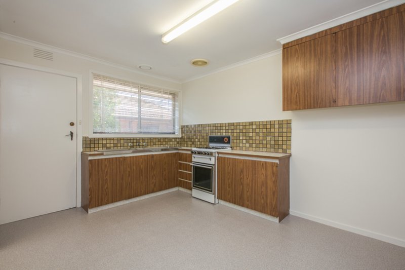 Photo - 1/18 Duffy Street, Reservoir VIC 3073 - Image 2