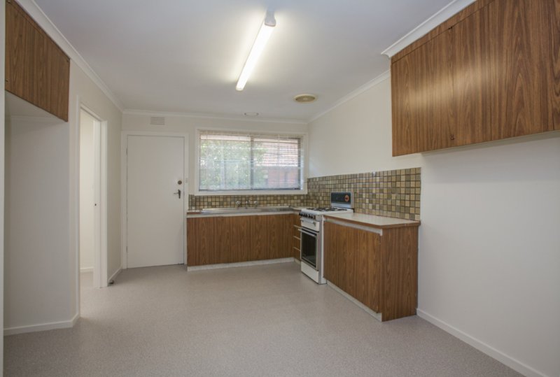 Photo - 1/18 Duffy Street, Reservoir VIC 3073 - Image 3