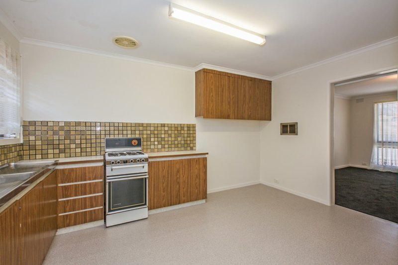 Photo - 1/18 Duffy Street, Reservoir VIC 3073 - Image 4