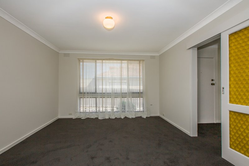 Photo - 1/18 Duffy Street, Reservoir VIC 3073 - Image 5