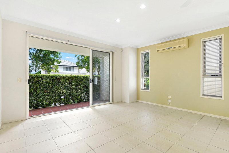 Photo - 118 Easthill Drive, Robina QLD 4226 - Image 3