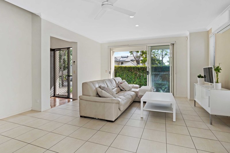 Photo - 118 Easthill Drive, Robina QLD 4226 - Image 3