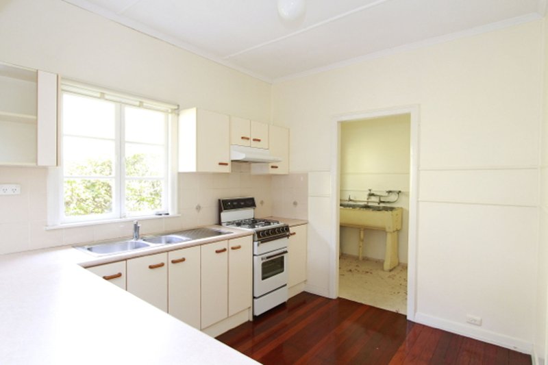 Photo - 1/18 Elizabeth Street, Toowong QLD 4066 - Image 2