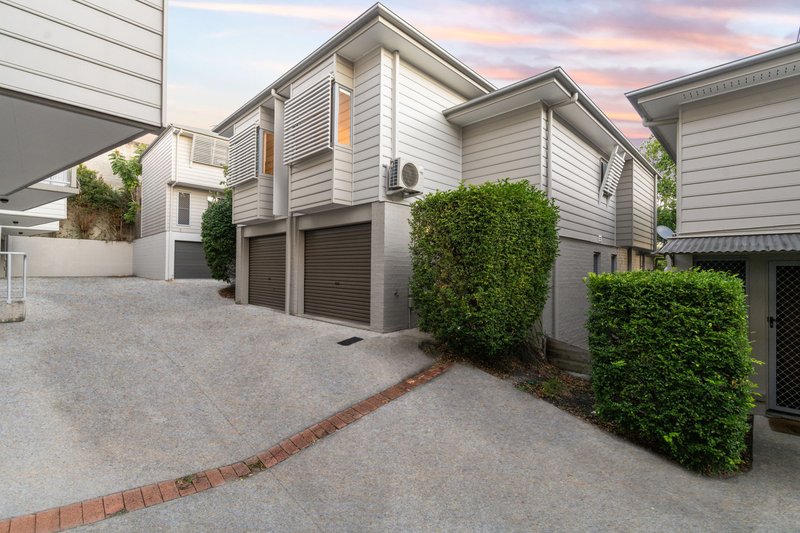 Photo - 11/8 Eric Road, Holland Park QLD 4121 - Image 1