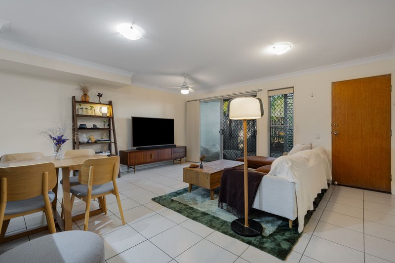 Photo - 11/8 Eric Road, Holland Park QLD 4121 - Image 7