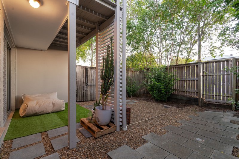 Photo - 11/8 Eric Road, Holland Park QLD 4121 - Image 9