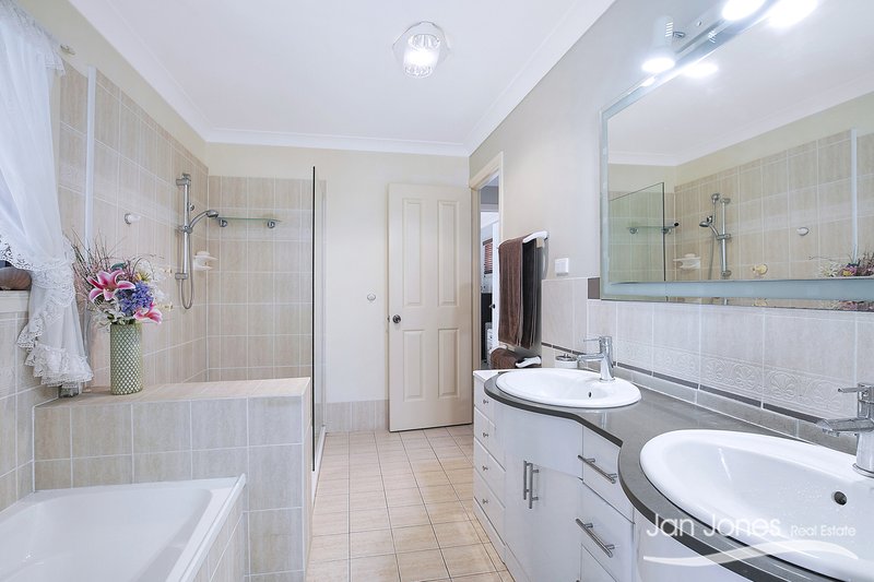 Photo - 118 Eversleigh Road, Scarborough QLD 4020 - Image 12